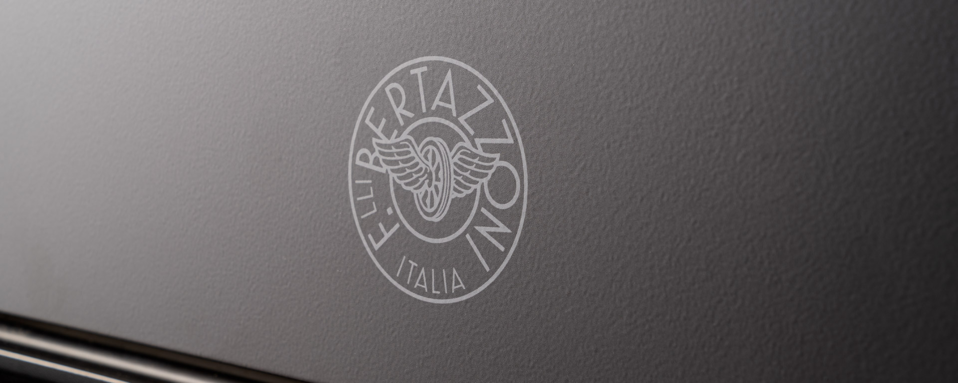 60 cm built-in electric oven with 11 functions, LCD display and steam assist function - Modern series - Image 4